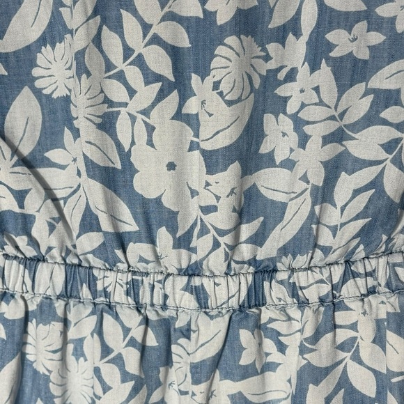 Vineyard Vines Romper Girls M Blue White Floral Chambray Button Elastic Waist - Picture 6 of 14